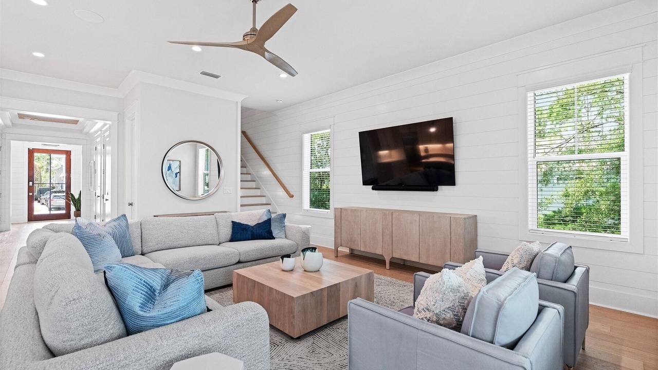 Photo of Livingroom in Village of Sugar Beach