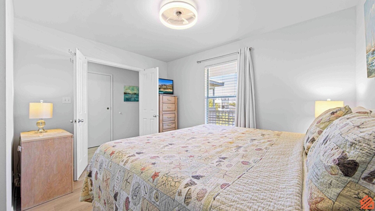 Photo of Bedroom in Crystal Beach