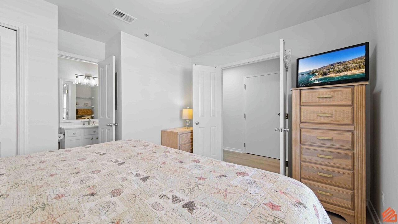 Photo of Bedroom in Crystal Beach