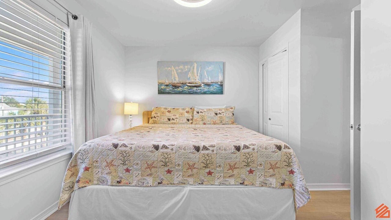 Photo of Bedroom in Crystal Beach