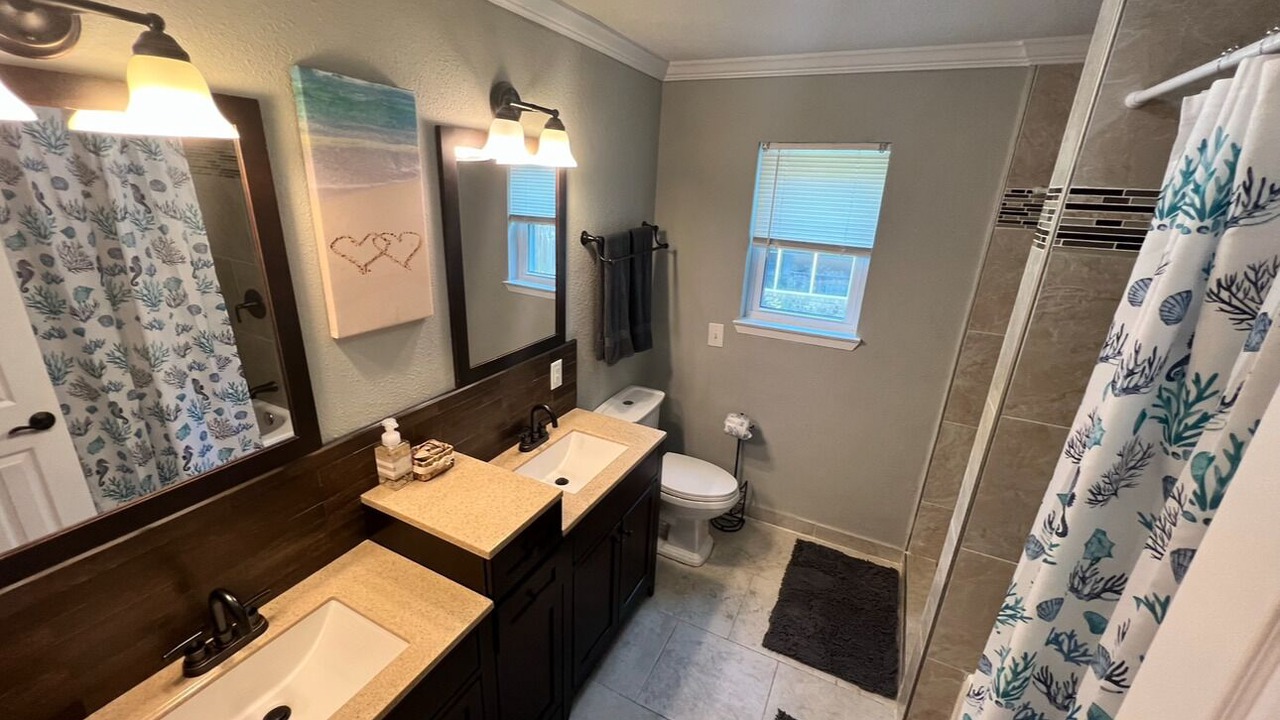 Photo of Bathroom in Northwest Pensacola