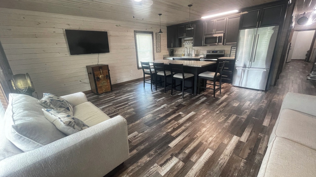 Photo of Livingroom in Ono Island