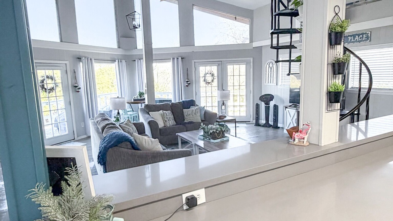 Photo of Livingroom in Cape Royale