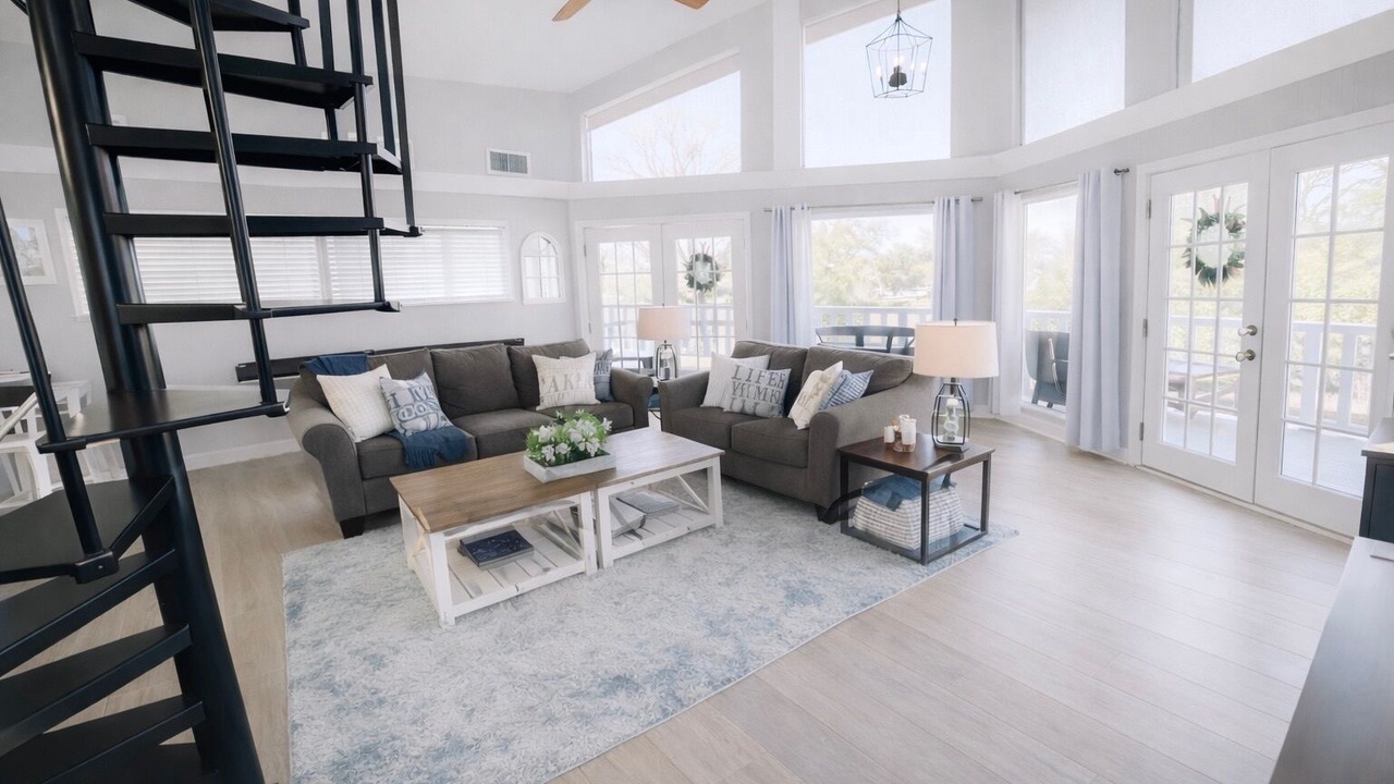 Photo of Livingroom in Cape Royale