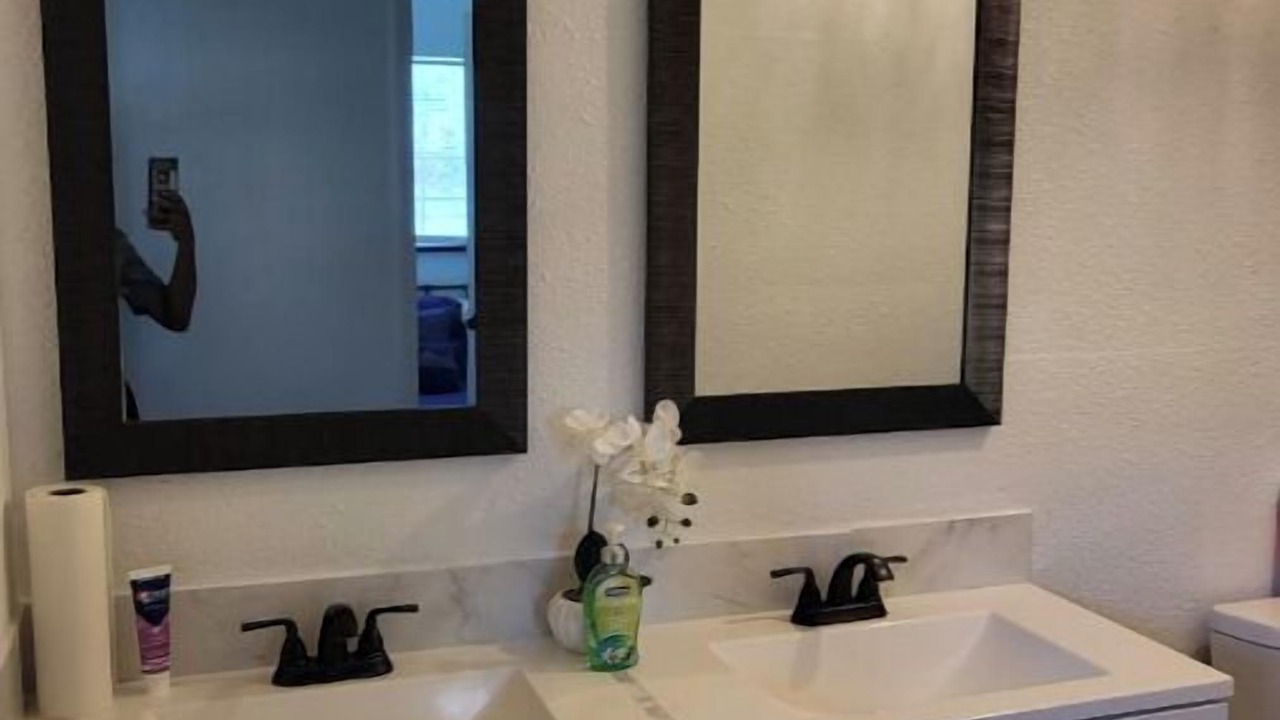 Photo of Bathroom in Broaddus