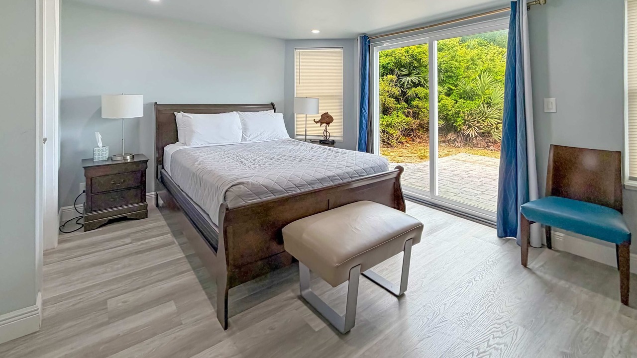 Photo of Bedroom in Floridana Beach