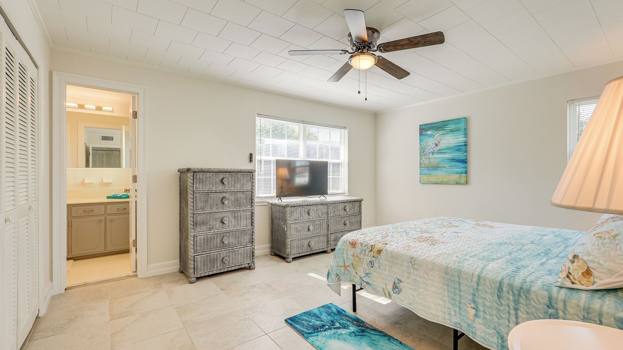 Photo of Bedroom in Woodlawn
