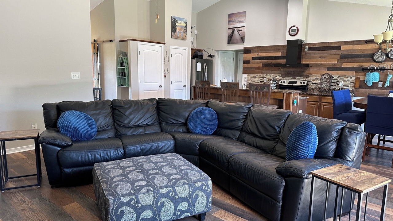 Photo of Livingroom in Lillian