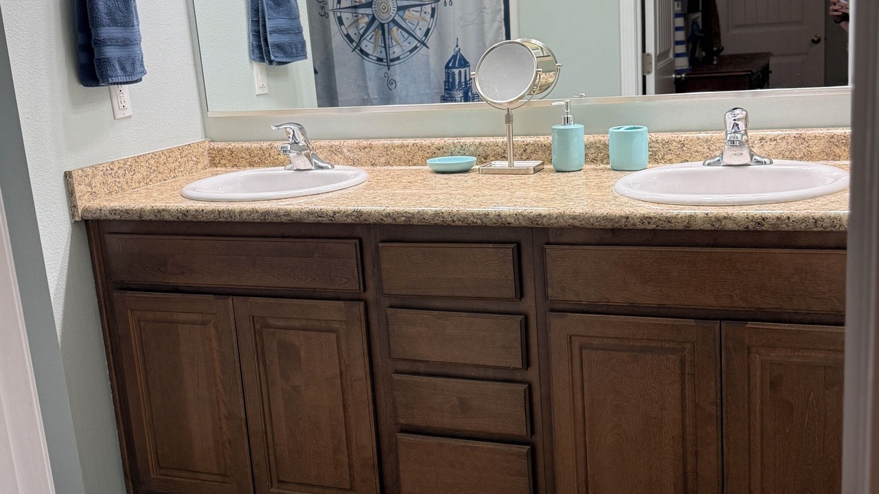 Photo of Bathroom in Lillian