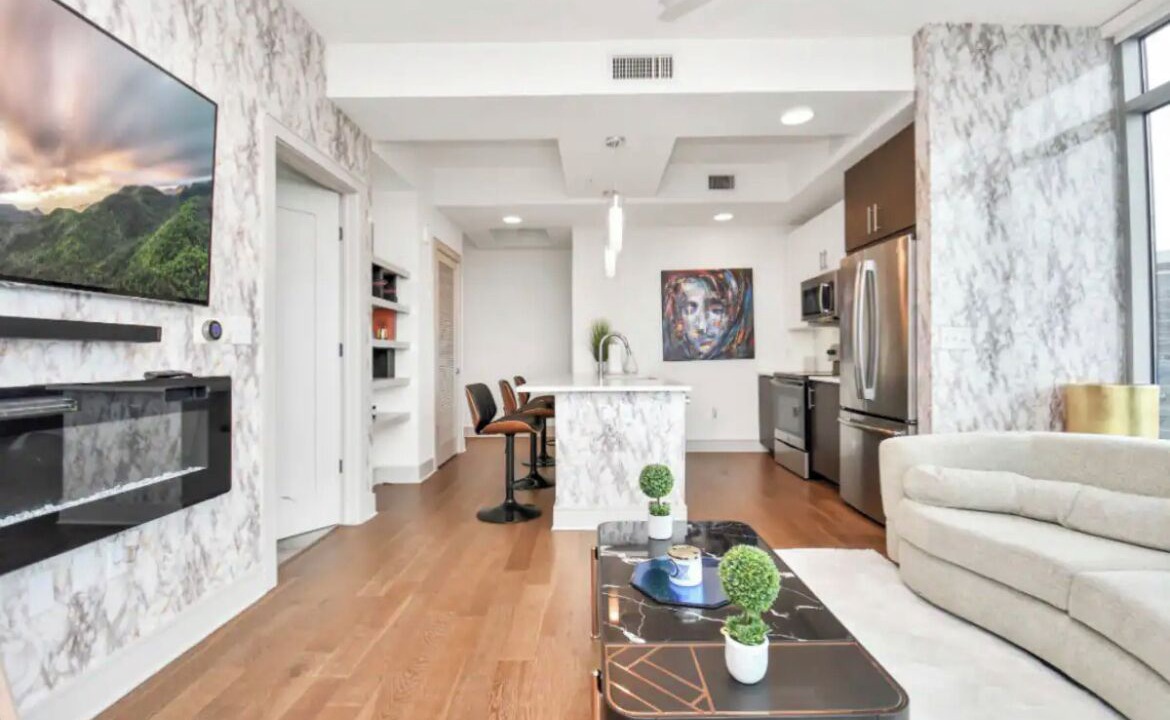 Photo of Livingroom in South Central Houston