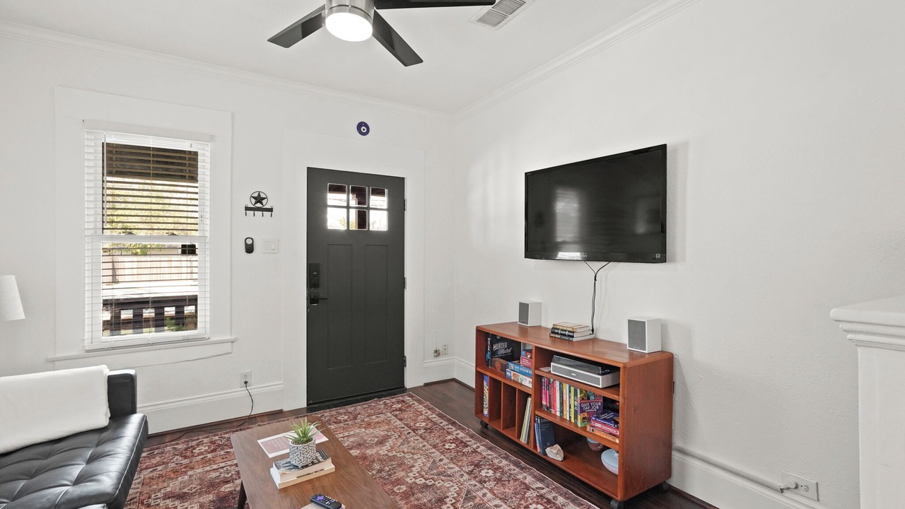 Photo of Livingroom in Northside