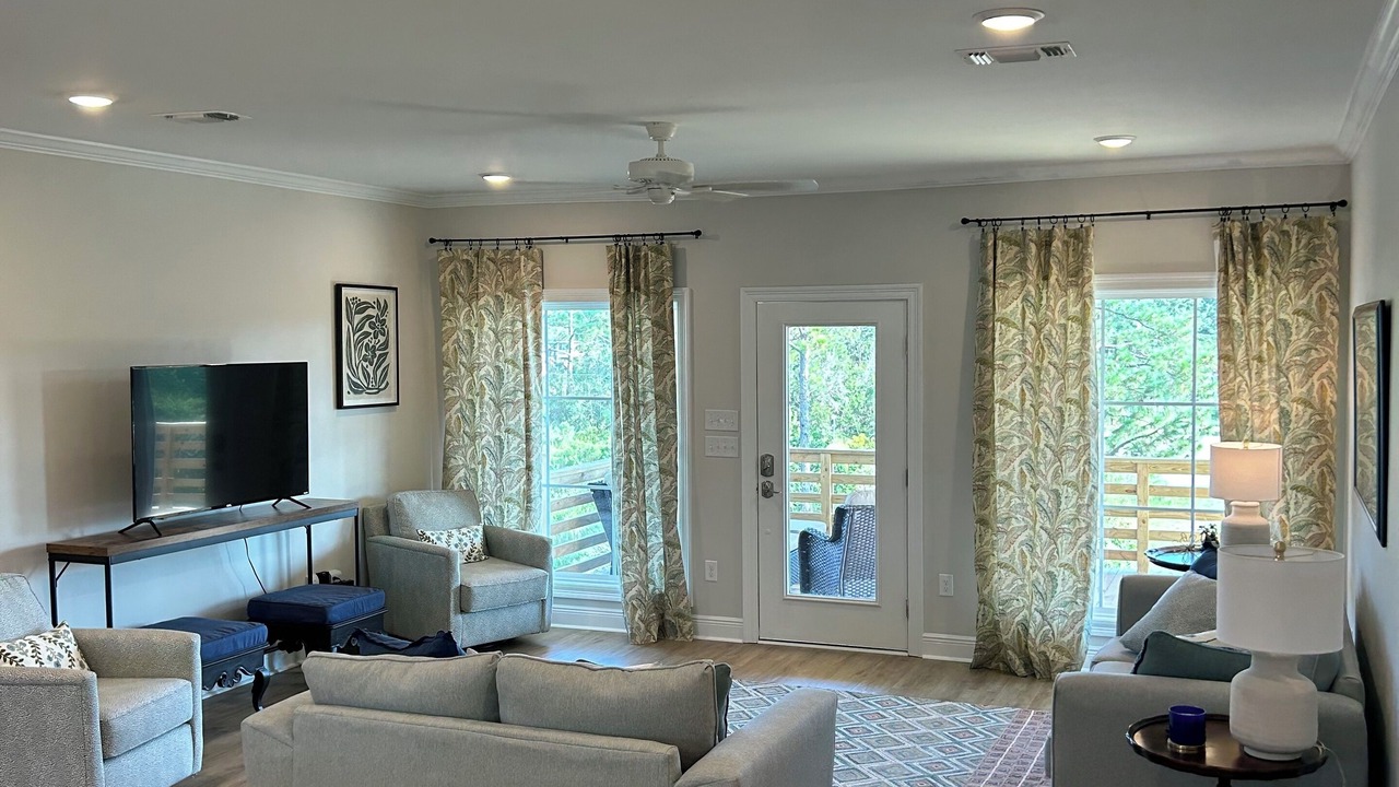 Photo of Livingroom in Shoreline Park