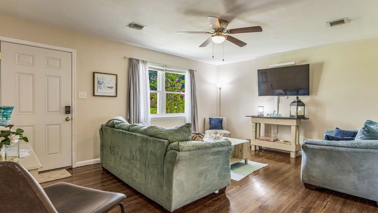 Photo of Livingroom in Southeast Pensacola