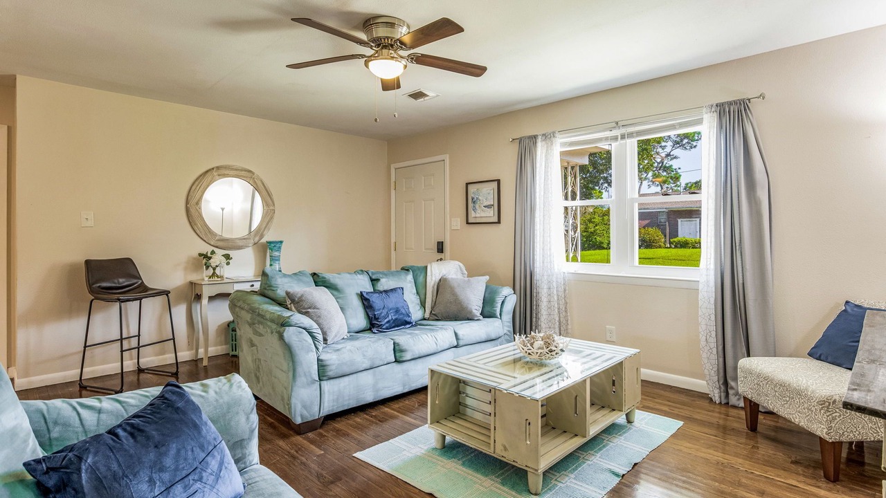 Photo of Livingroom in Southeast Pensacola
