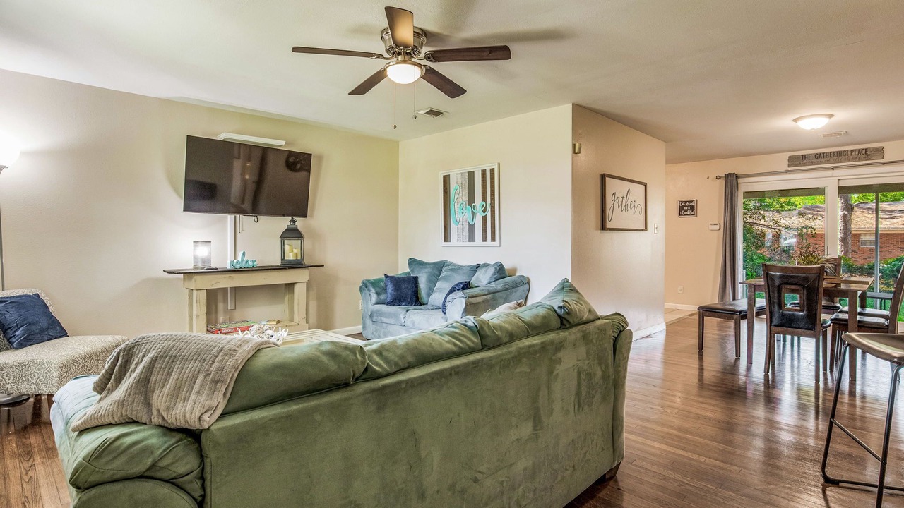 Photo of Livingroom in Southeast Pensacola