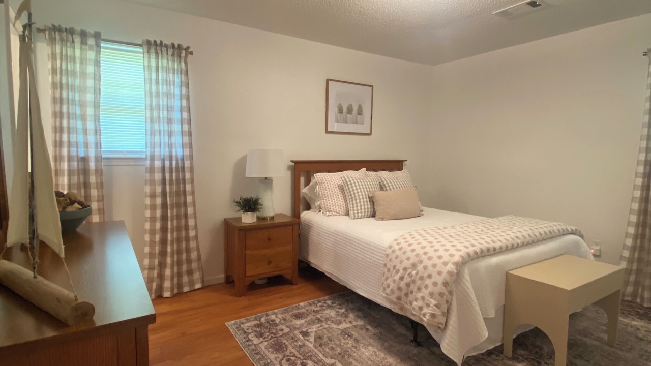Photo of Bedroom in Dadeville