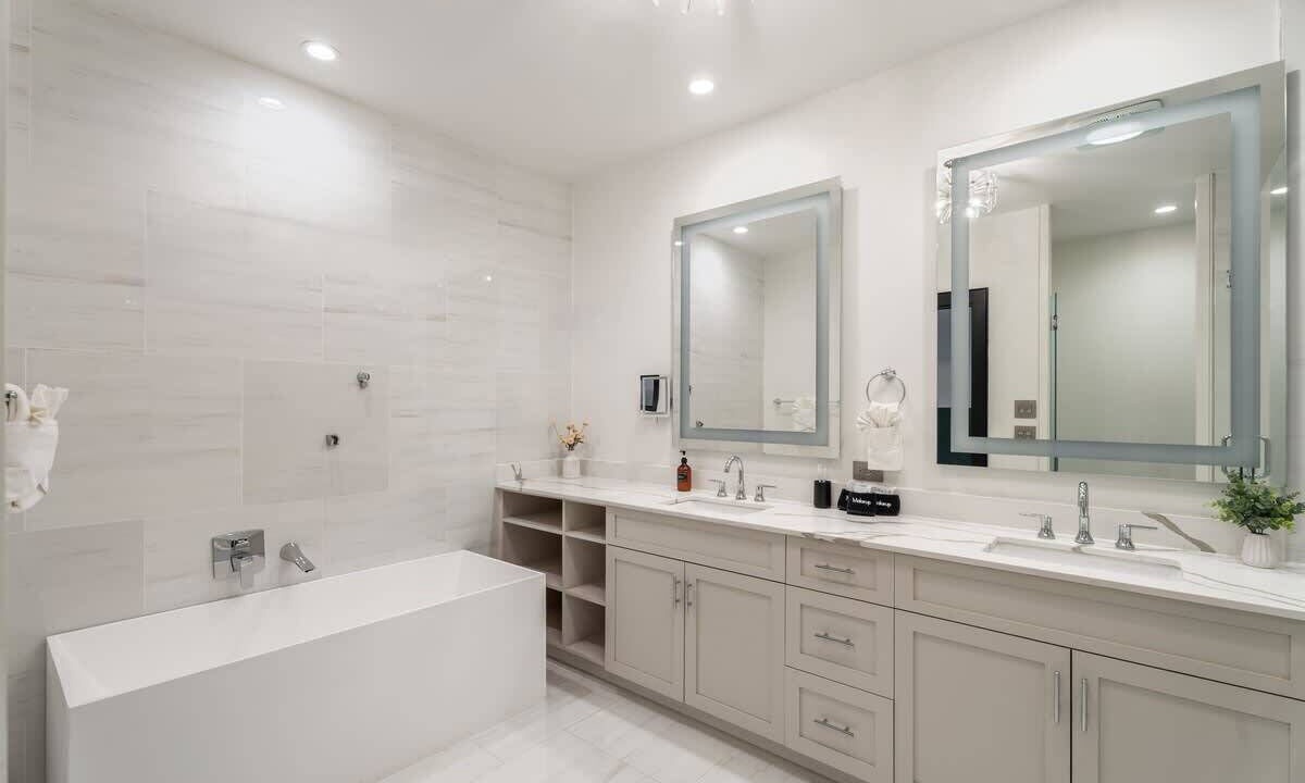Photo of Bathroom in Central Business District