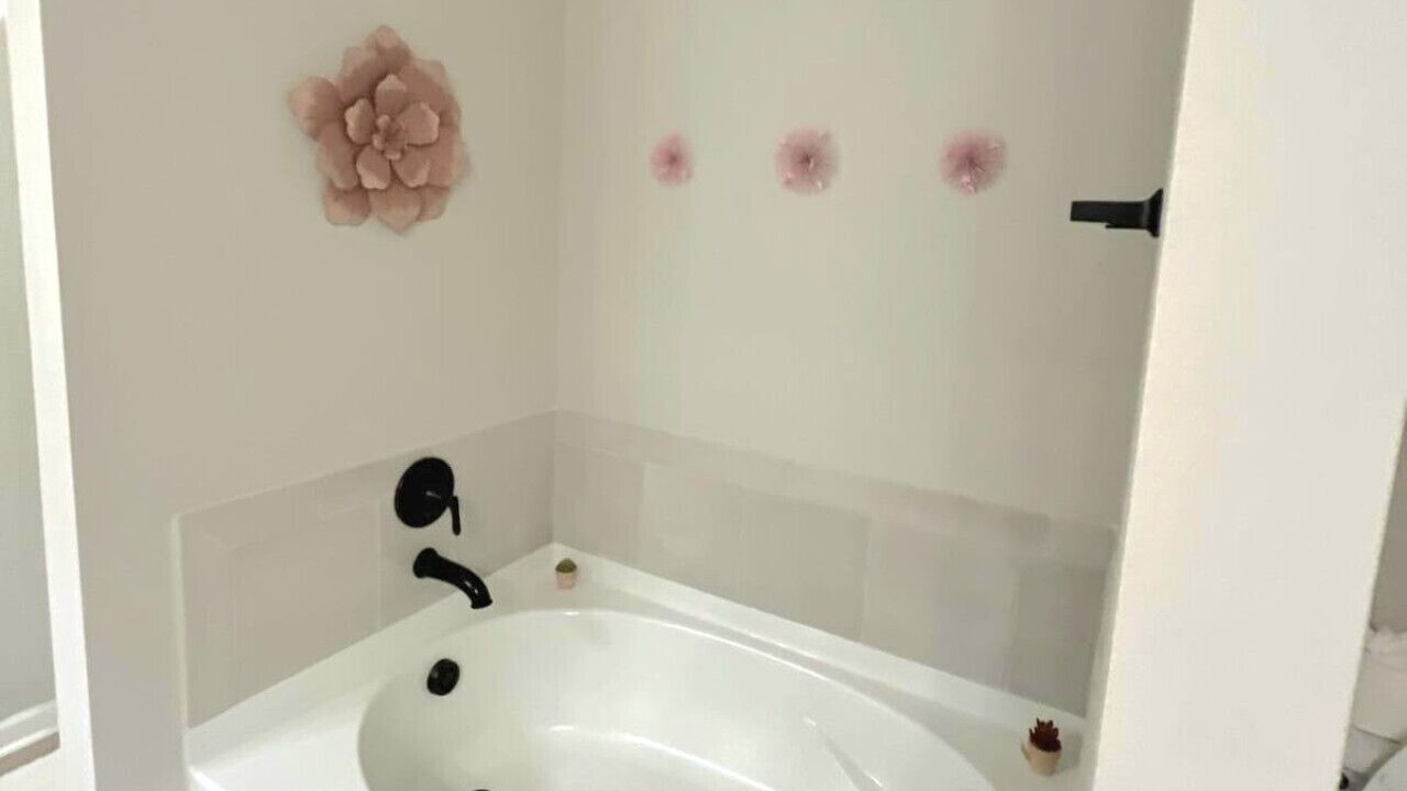 Photo of Bathroom in Highlands - Perkins