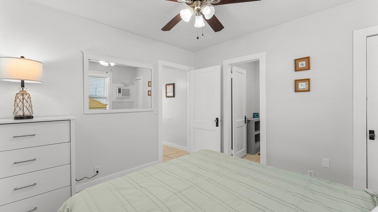 Photo of Bedroom in Laguna Beach