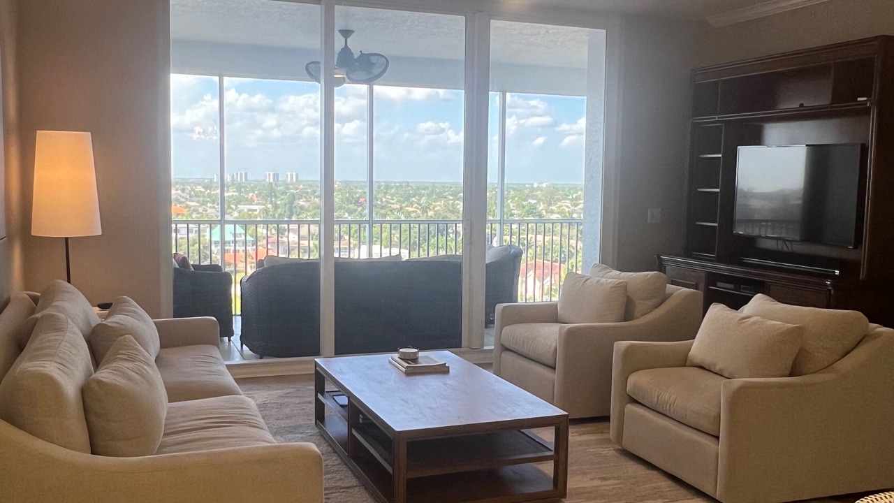 Photo of Livingroom in Pelican Bay