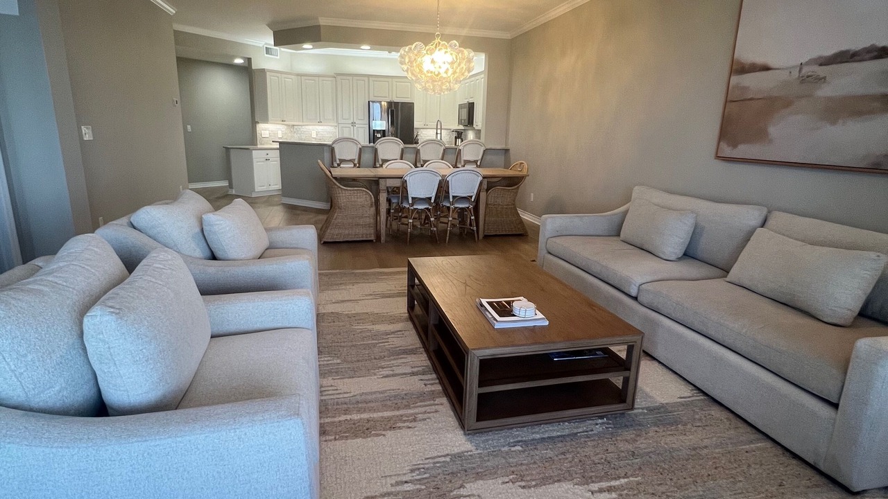 Photo of Livingroom in Pelican Bay