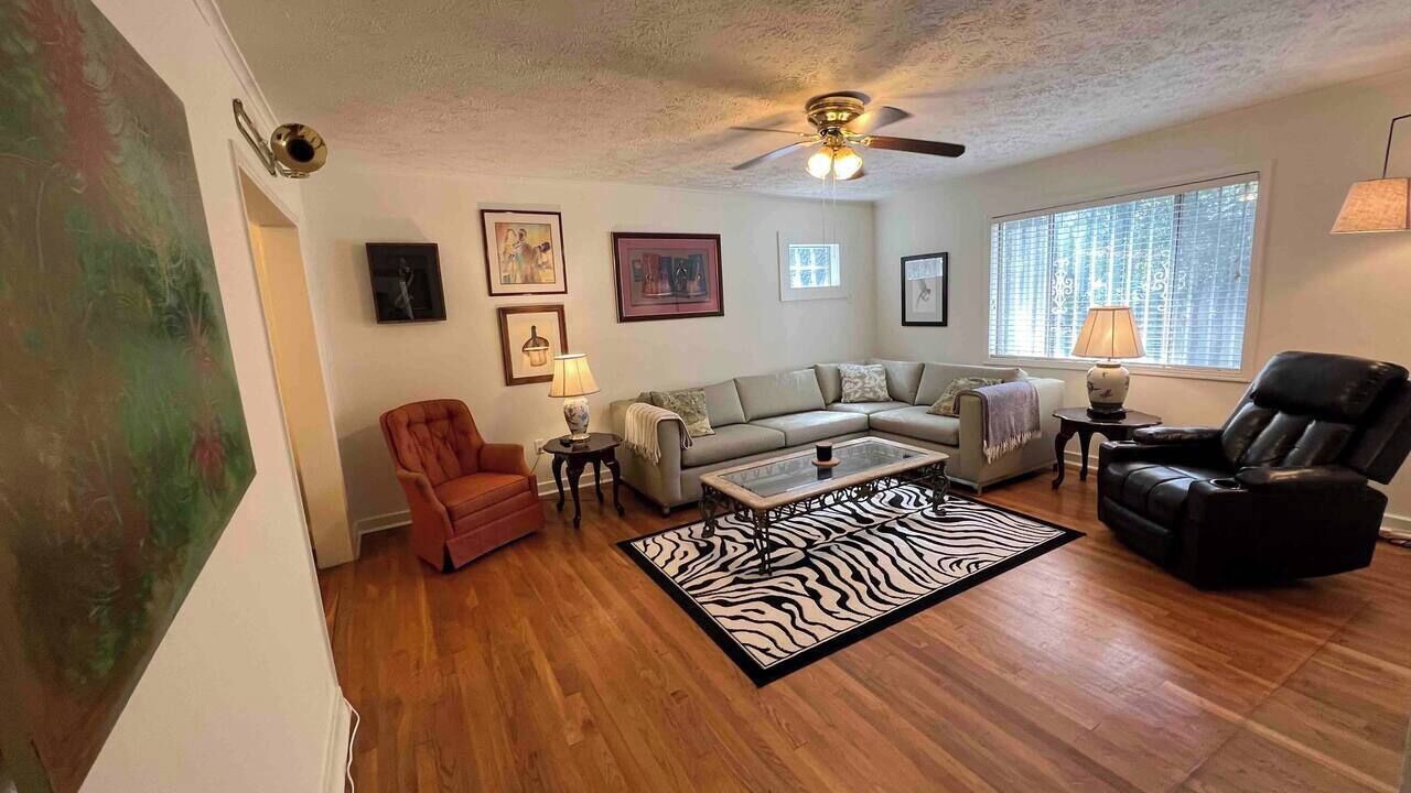 Photo of Livingroom in Fondren