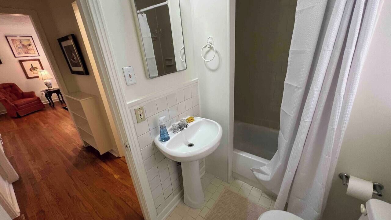 Photo of Bathroom in Fondren