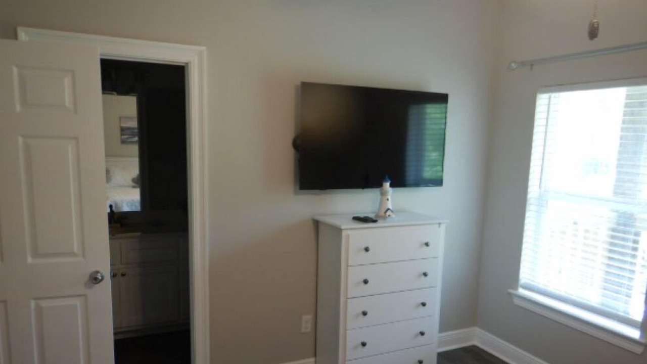 Photo of Bedroom in Dauphin Island