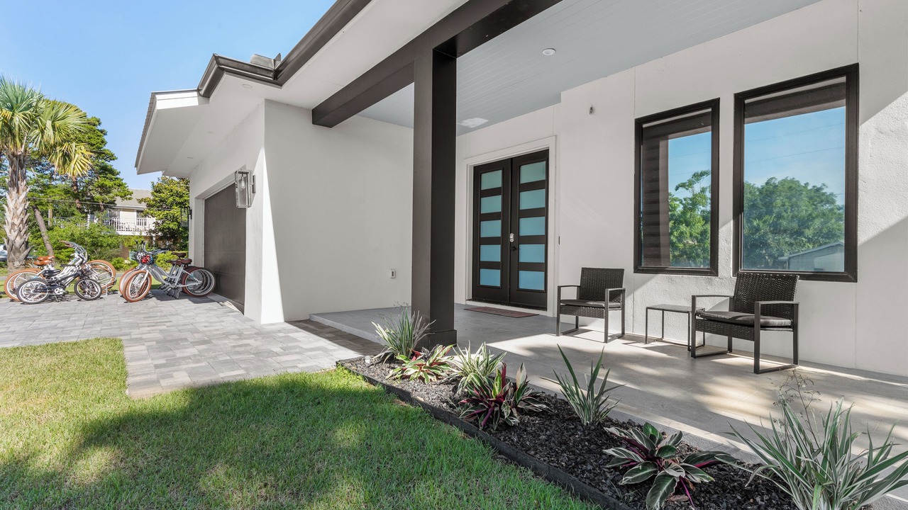 Photo of Patio Balcony in Gulfview Heights
