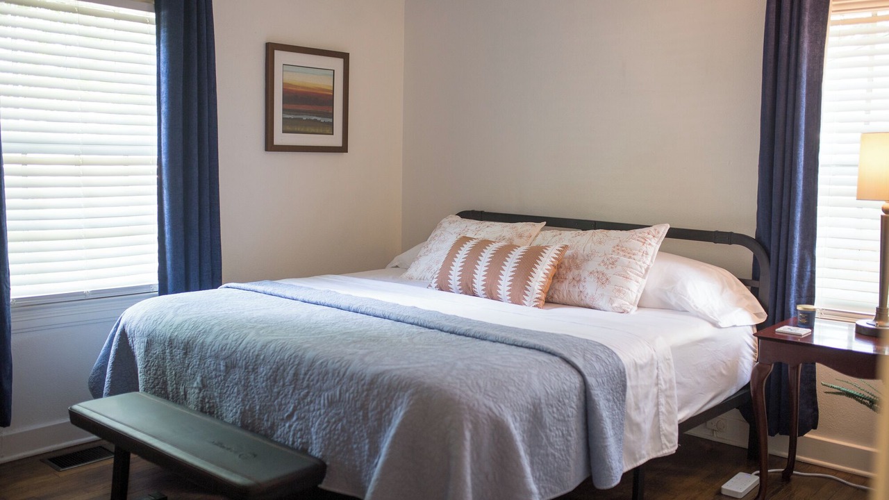 Photo of Bedroom in Fondren