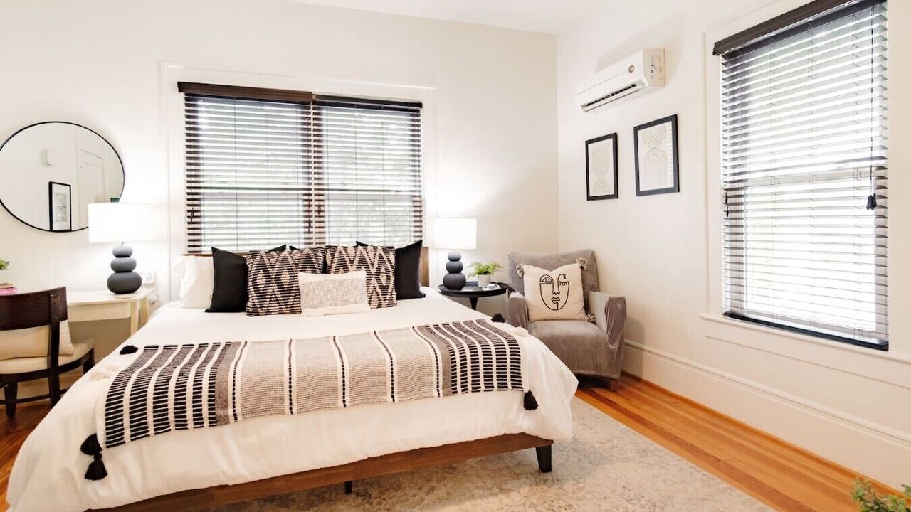 Photo of Bedroom in Crestline Heights