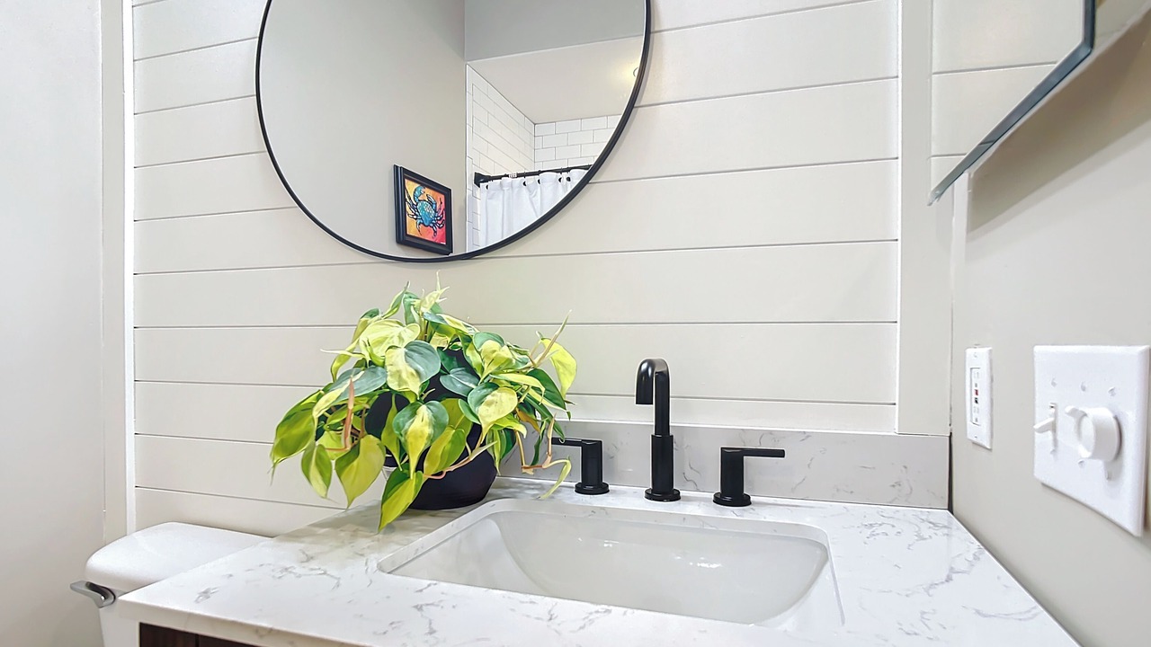 Photo of Bathroom in Tropical Cove