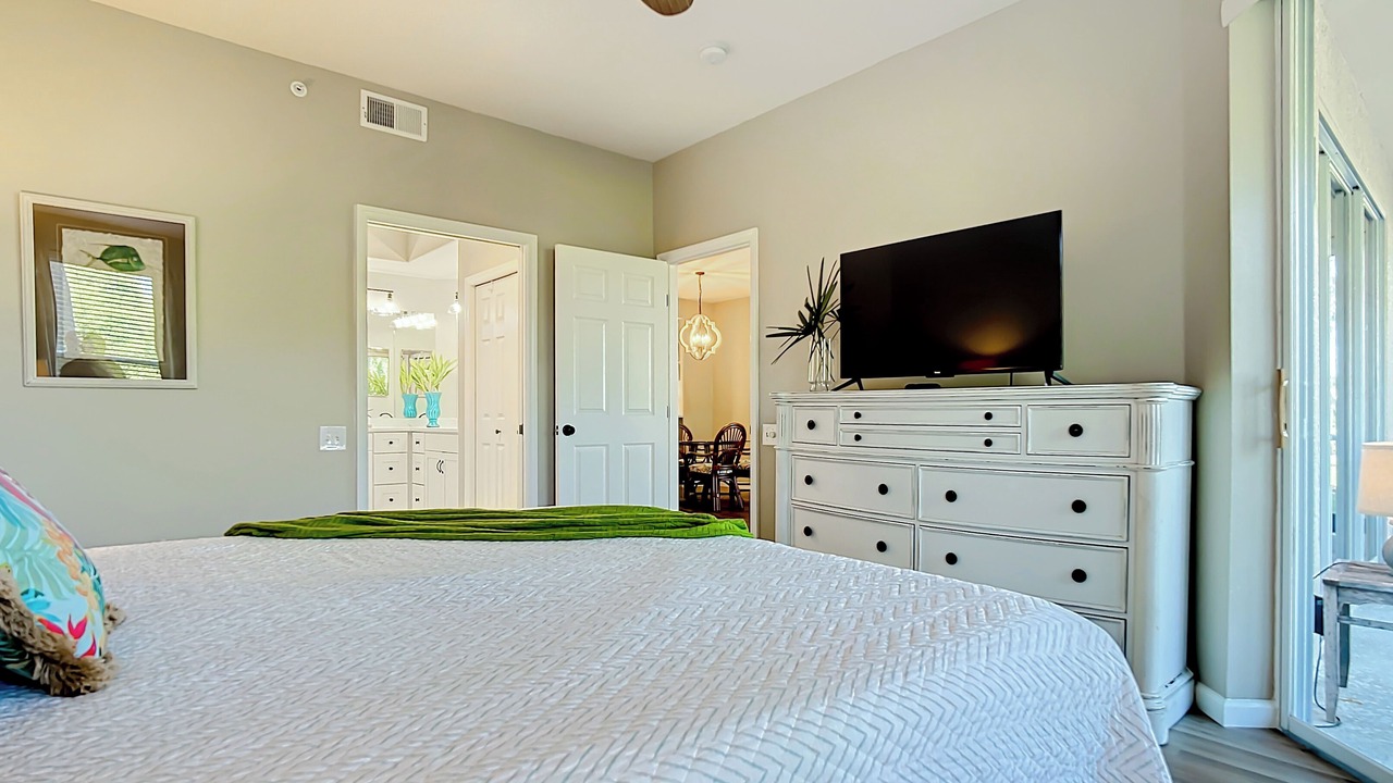 Photo of Bedroom in Tropical Cove