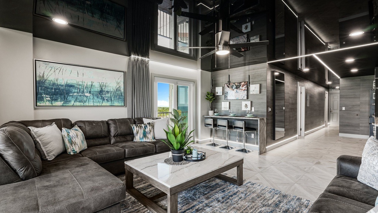 Photo of Livingroom in Upper Grand Lagoon