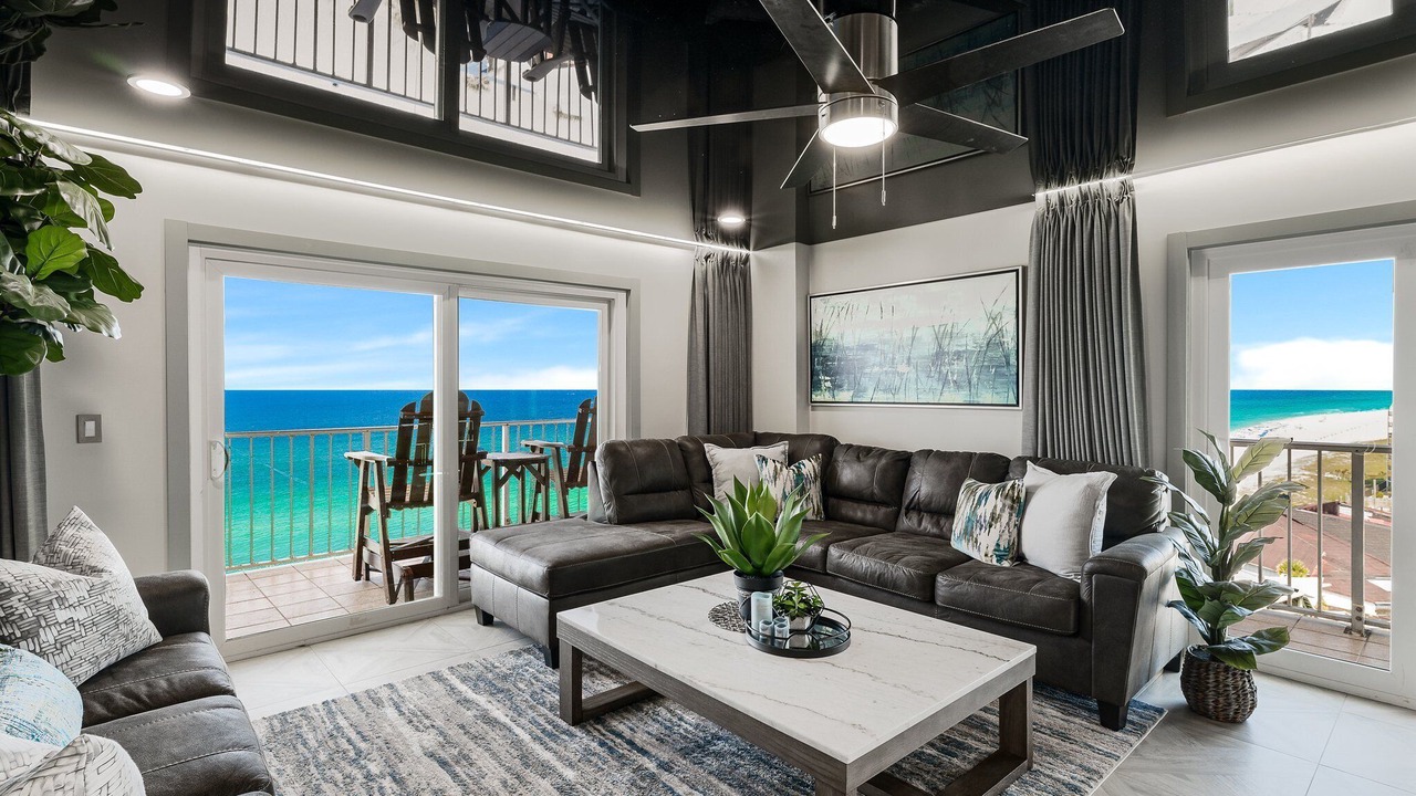 Photo of Livingroom in Upper Grand Lagoon