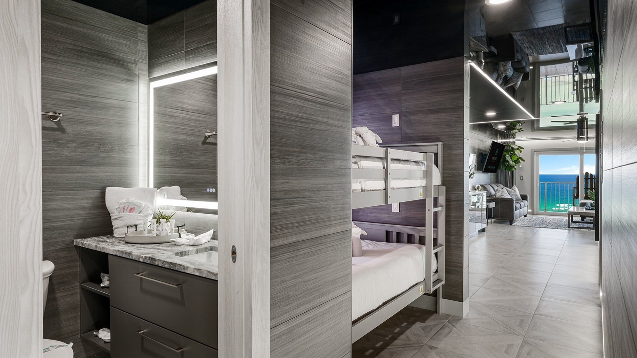 Photo of Bedroom in Upper Grand Lagoon
