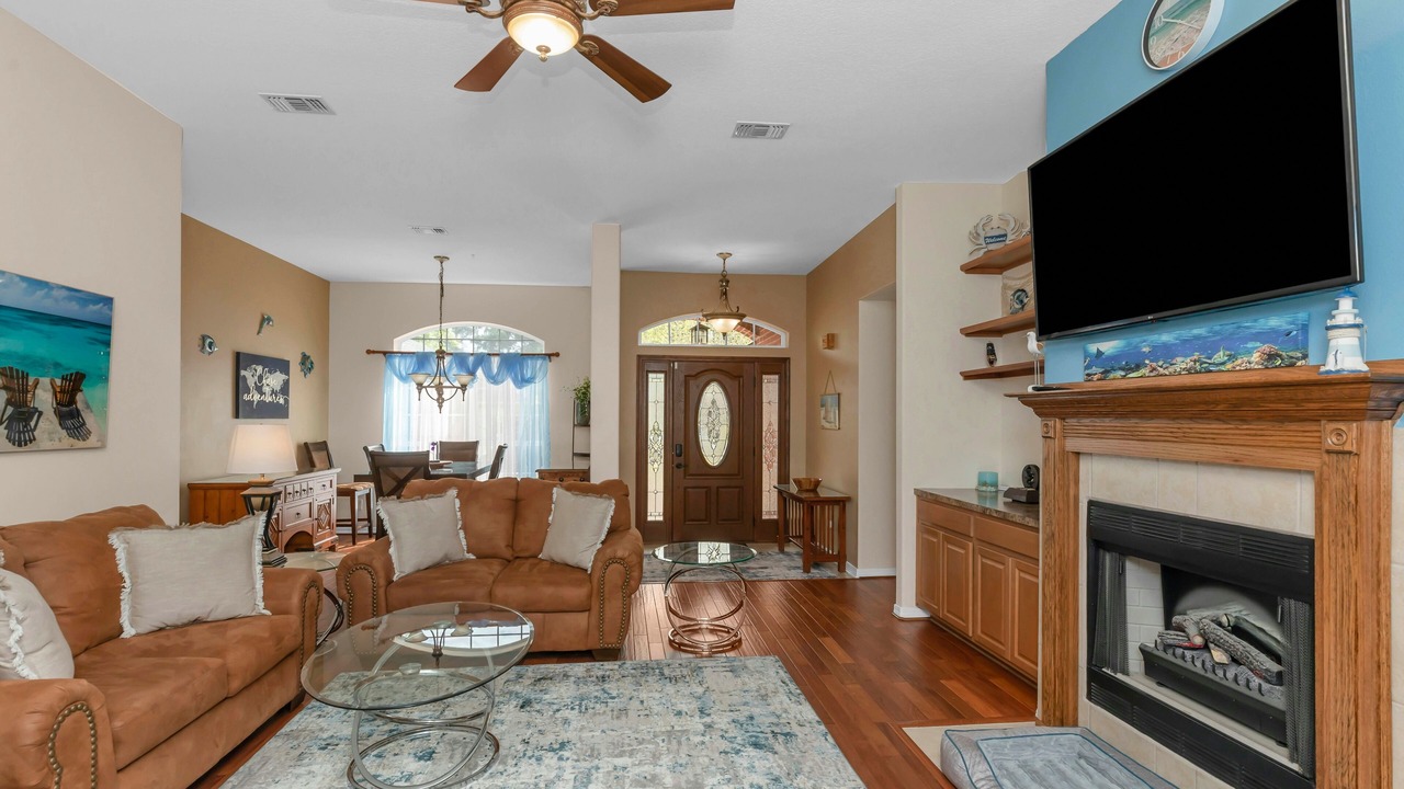 Photo of Livingroom in Gulf Breeze