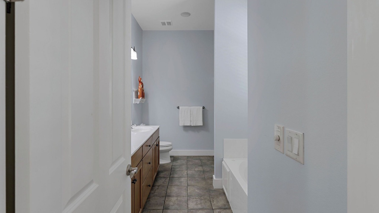 Photo of Bathroom in Treetop