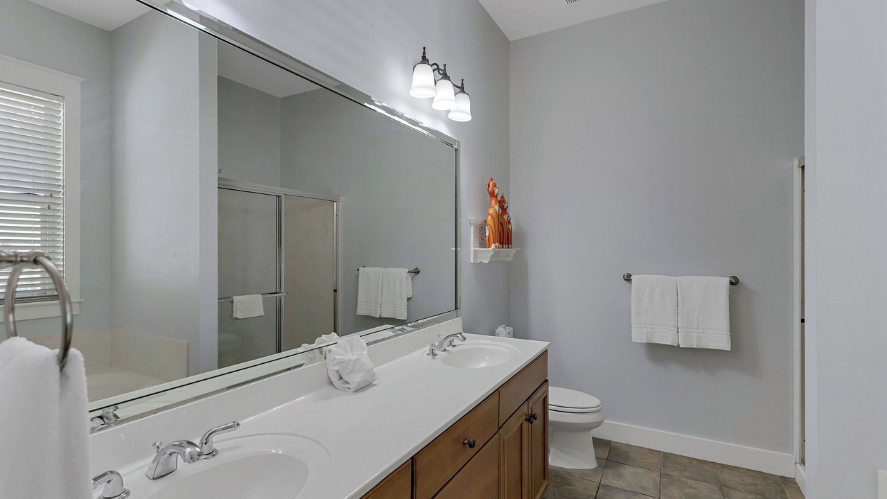 Photo of Bathroom in Treetop