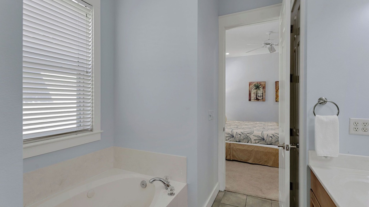 Photo of Bathroom in Treetop