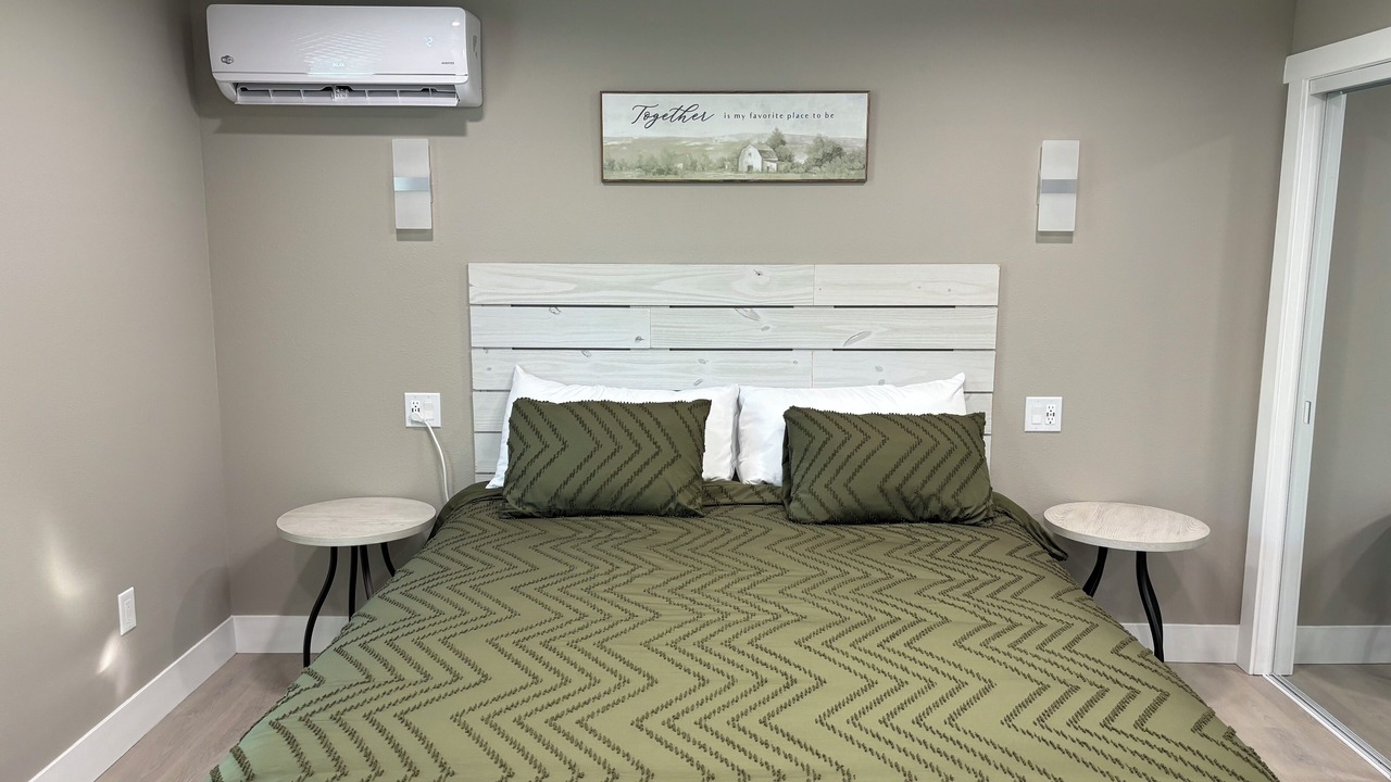 Photo of Bedroom in Benton