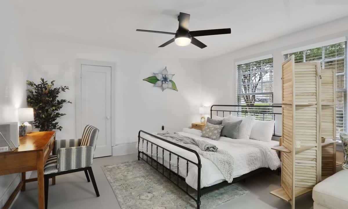 Photo of Bedroom in Broadmoor