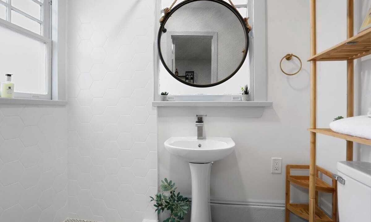 Photo of Bathroom in Broadmoor