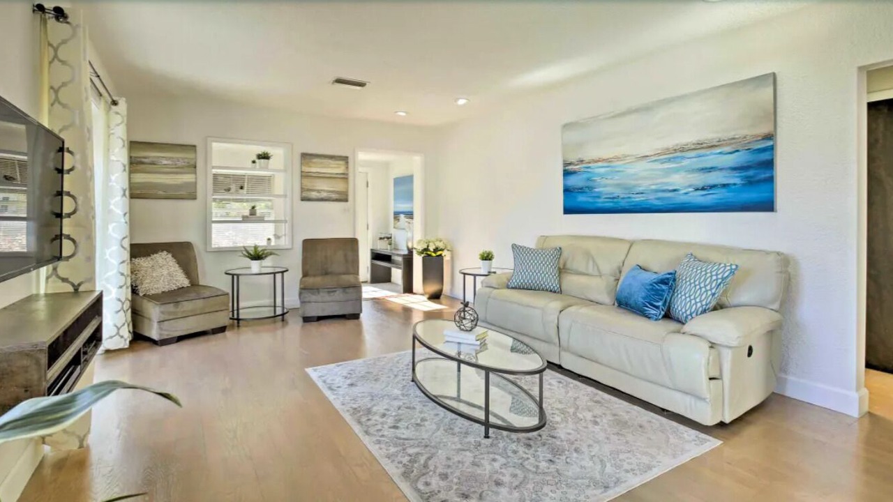 Photo of Livingroom in Davis Islands
