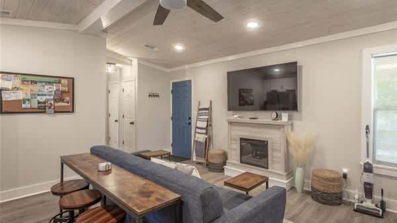 Photo of Livingroom in Carrabelle