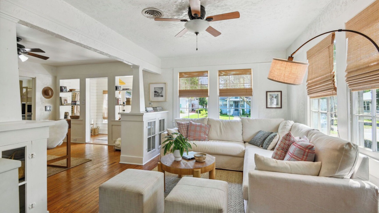 Photo of Livingroom in Old Town