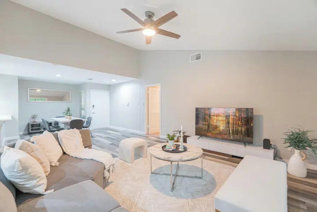 Photo of Livingroom in Panther Creek