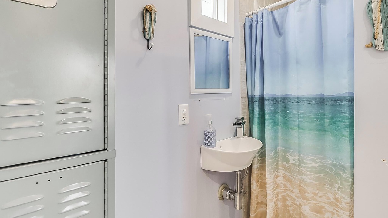 Photo of Bathroom in Shoreline Park