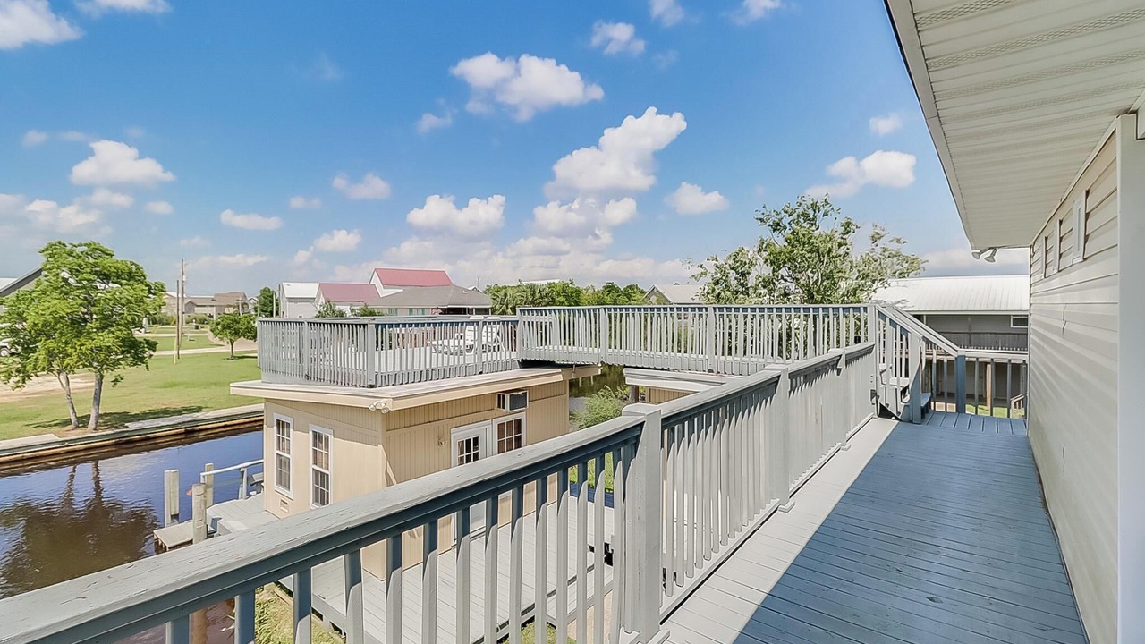 Photo of Patio Balcony in Shoreline Park