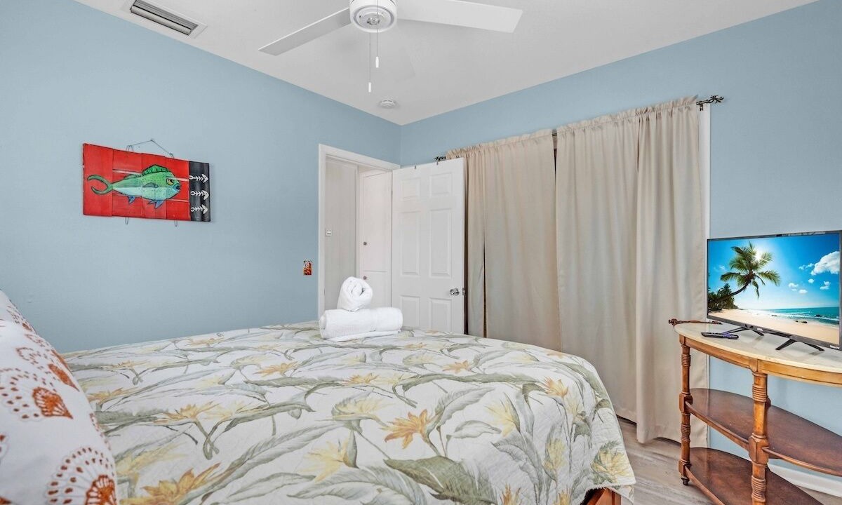 Photo of Bedroom in Holmes Beach